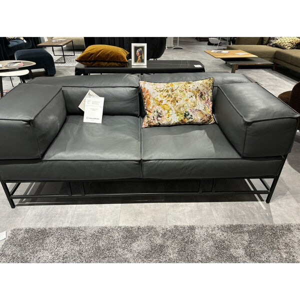 Brühl schwarzes Ledersofa von vorne