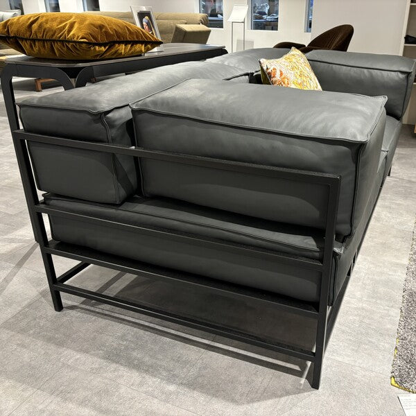 Brühl schwarzes Ledersofa von der Seite
