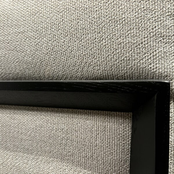 COR Gestell des helles Sofas